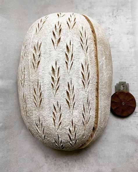 Bread Scoring Patterns, Recipe Using Sourdough Starter, Bread Scoring, Sourdough Loaf, Bread Lame, Sourdough Starter Discard Recipe, Homemade Sourdough Bread, Artisan Bread Recipes, Bread Art