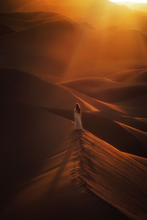 Desert Photoshoot Ideas, Sand Dunes Photoshoot, Desert Photoshoot, Desert Photography, Peru Travel, Landscape Features, 판타지 아트, Atlantic Ocean, Cairo