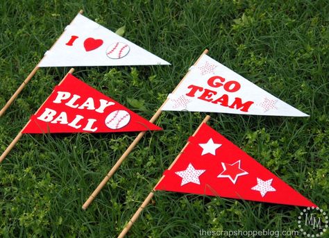 Sports Day Decoration, Sports Pennants, Diy Pennant, Realistic Paper Flowers, Diy Pennant Banner, Kids Sports Crafts, Baseball Pennants, Sports Crafts, Sports Party Decorations