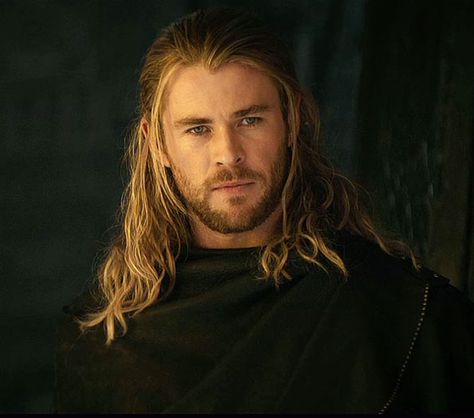 Waiting on a Pinterest pin that tells me the beauty secret behind Thor's soft waves haha Thor The Dark World, Thor 2, Chris Hemsworth Thor, Jaimie Alexander, Kat Dennings, Zachary Levi, Christopher Eccleston, Dark World, Idris Elba