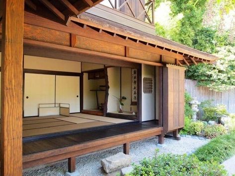 Japanese House Plan, Japanese House Interior, Japanese House Garden, Traditional Japanese Home, Japanese Home Design, Japanese Tea House, Traditional Japanese Architecture, Japanese Style House, Traditional Japanese House