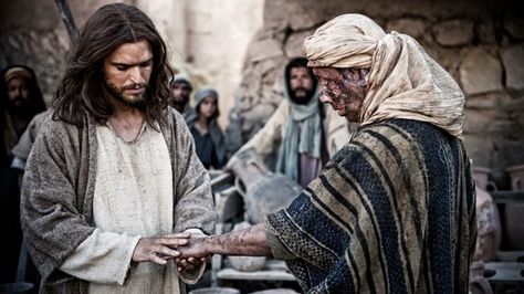 Jesus healing a leper (The Bible Series on History) Jesus Healing, Bible Photos, The Bible Movie, Spiritual Pictures, Jesus Christ Cross, Jesus Is Risen, Pictures Of Christ, Jesus Heals, Family Man