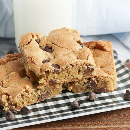 Congo Bars - BubbaPie Congo Bars, Semi Sweet Chocolate Chips, Classic Desserts, Milk Chocolate Chips, Recipe Images, Semisweet Chocolate, Cookie Bars, Baking Pans, Chocolate Milk