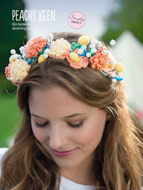 Knitting Creations, Crochet Flower Headbands, Crochet Puff Flower, Crochet Crown, Crochet Wreath, Crochet Hair Clips, Simply Crochet, Crown Pattern, Crochet Hair Accessories