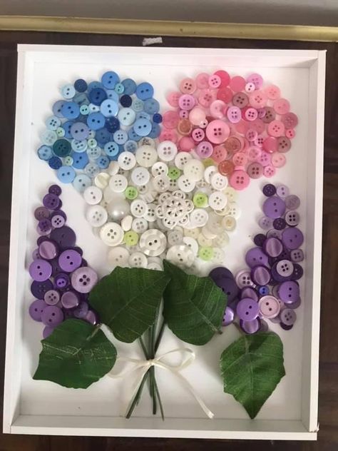 Crazy Pieces, Button Tree Art, Vintage Buttons Crafts, Upcycle Inspiration, Button Art Projects, Buttons Crafts Diy, Key Crafts, Buttons Crafts, Button Creations