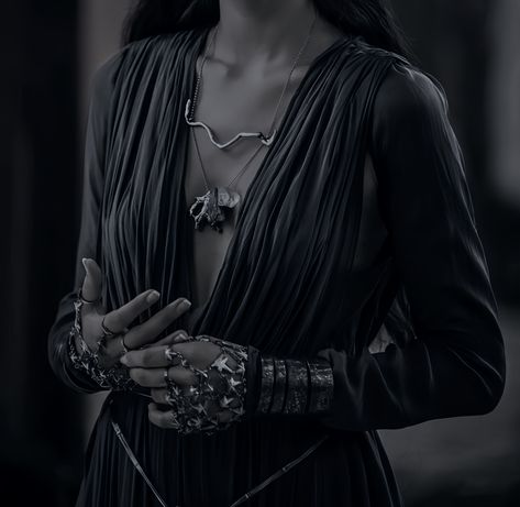 Elves Aesthetic, Elf Aesthetic, Dark Elves, Fairytale Fantasies, Female Knight, Victorian Goth, Dark Feminine Aesthetic, Dragon Eye, Dark Elf