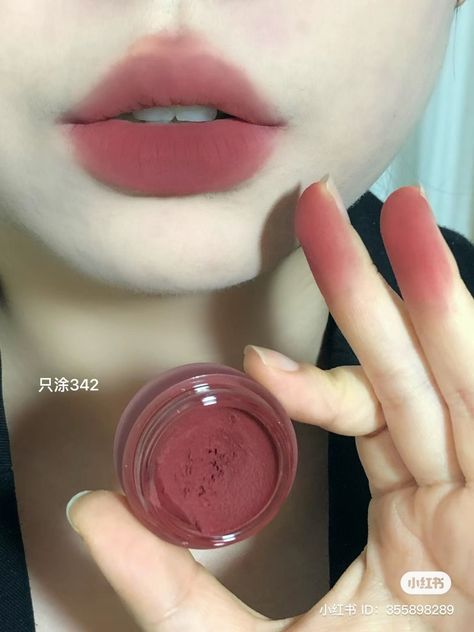 INTO YOU Canned Lip & Cheek Mud in Hottie is a multi-use product that can be used as a lip color, cheek color, or eye Almond Eye Makeup, Soft Makeup Looks, Lipstick Designs, Fancy Makeup, Asian Eye Makeup, Soft Makeup, Makeup Swatches, Looks Black, Makeup Items