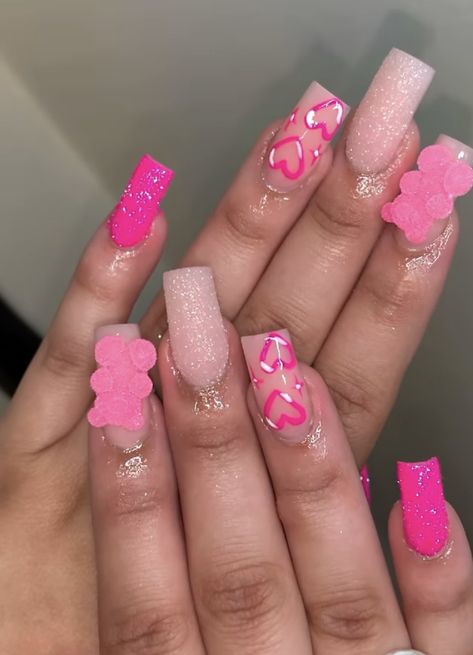 Square Medium Nails Acrylics Design, Medium Coffin Acrylic Nails Designs Pink, Cute Baddie Short Acrylic Nails, Nails Inspiration Graduation, Pink Baddie Nail Ideas, Colored Acrylic Nails Coffin, Cute Short Nails Acrylic Square Baddie, Nails With Teddy Bear Charms, Square Medium Nails Acrylics