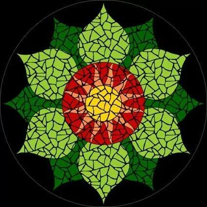 Would be a pretty window Mosaic Mandalas, Mosaic Designs Pattern, Mosaic Circles, Mosaic Frames, Free Mosaic Patterns, Mosaic Mandala, Chakra Mandala, Mosaic Mirrors, Beadwork Ideas