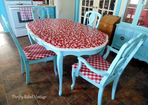 Kitchen Chair Makeover, Makeover Hair, Diy Esstisch, Old Kitchen Tables, Round Folding Table, Diy Kitchen Table, Kitchen Table Makeover, Nook Table, Diy Dining Table