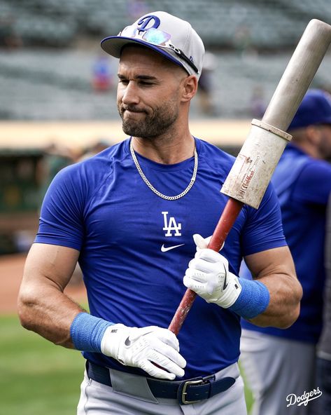 Kevin Kiermaier, Blue Jays Baseball, Baseball Guys, Drinking Buddies, Baseball Pictures, Dodgers Baseball, Mlb Players, Blue Jays, Sport Football