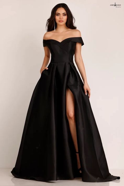 Off The Shoulder Dress Formal, Black Gown Prom, Prom Dress Sleeveless, Gown With Pockets, Cocktail Dress Outfit, Pleated Gown, Maternity Dresses For Photoshoot, Prom Dresses Sleeveless, Womens Prom Dresses