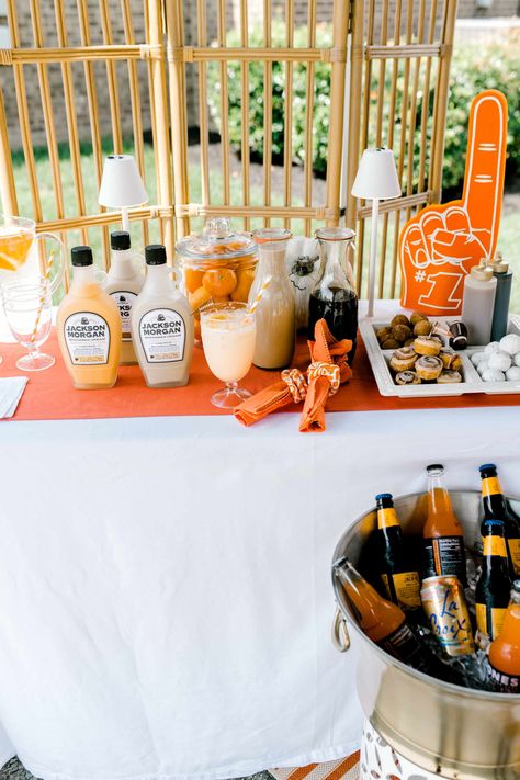 Tailgate iced coffee bar with The Sip Blog | Jackson Morgan Southern Cream #sipandbesocial #jacksonmorgan #icedcoffee #icedcoffeebar #tailgating #tailgate #fallentertaining Halloween Tailgate, Iced Coffee Bar, Clemson Tailgate, Bbq Vibes, Clemson Tailgating, Orange Whip, Coffee Bar Wedding, Tailgate Bar, Coffee Bar Cart