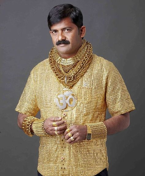 Funny Family Photos, Gold Shirt, Buying An Engagement Ring, Glamour Shots, Indian Man, Family Humor, Stunning Jewellery, Good Looking Men, Bling Bling