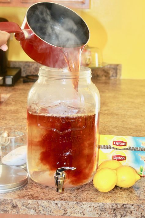 Southern Style Sweet Tea, How To Make Southern Sweet Tea, Brewed Tea Recipes, Lipton Sweet Tea Recipe Gallon, Southern Sweet Tea Recipe Gallon, Lipton Tea Recipes, Homemade Sweet Tea Recipe, Best Sweet Tea Recipe, How To Make Sweet Tea