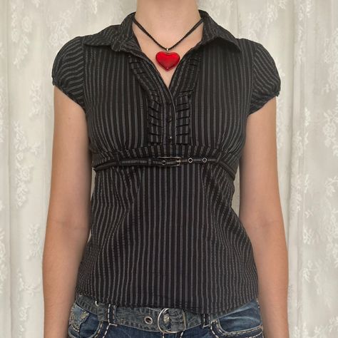 Y2K 2000s Gothic Grunge Pinstripe Button Down Blouse With Belt. Mega Alice Cullen Vibes #y2k #y2ktashion #2000s #2000sfashion #twilight #depop #vampy #alicecullen Interview Clothes, Blouse With Belt, Pinstripe Blouse, Thrift Inspo, Alice Cullen, Gothic Grunge, Top Hits, Interview Outfit, Button Down Blouse