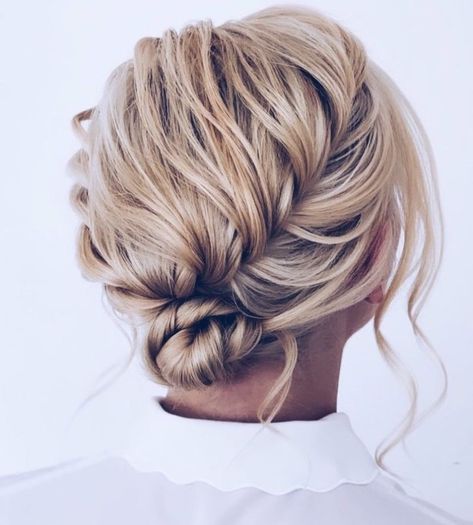 Wedding Braid and Bun for Shoulder-Length Hair Beach Hair Wedding Guest, Bridesmaid Short Hairstyles, Short Hair Styles For Wedding, Shoulder Length Updo, Hair Styles For Wedding, Beautiful Wedding Hairstyles, Wedding Hairstyles For Short Hair, Wedding Braid, Short Bridal Hair