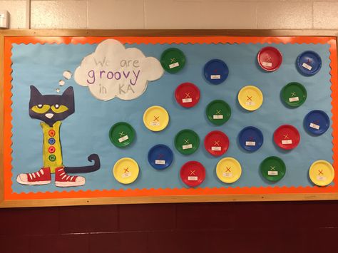 Pete The Cat Classroom Theme, Pete The Cat Groovy Buttons, Pete The Cat Bulletin Board, Cat Bulletin Board, Cat Activities, Infant Toddler Classroom, Preschool Bulletin, Toddler Classroom, Back To School Bulletin Boards