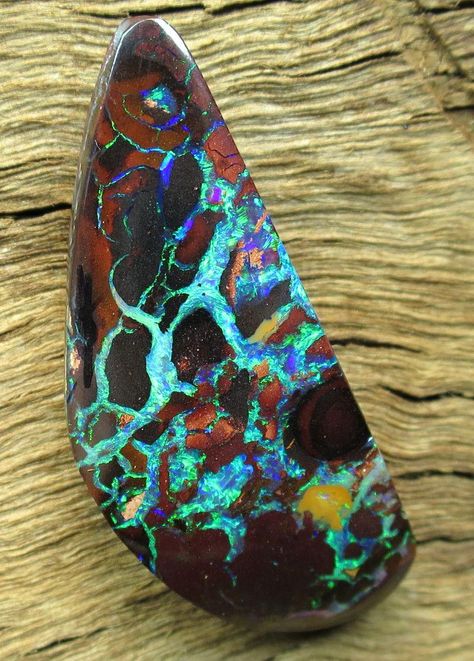 Opal Australia, Koroit Opal, Opal Art, Minerals Crystals Rocks, Geometric Nature, Matrix Opal, Precious Opal, Pretty Rocks, Crystal Therapy