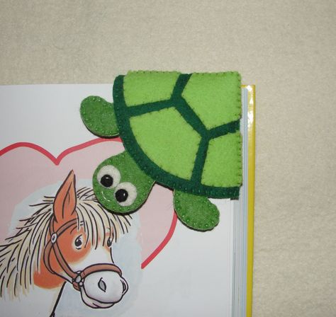 Felt Turtle Corner Bookmark Book Marks Felt, Felt Corner Bookmarks Diy, Felt Bookmark Corner, Felt Bookmarks Diy, Turtle Bookmark, Felt Corner Bookmark, Felt Turtle, Bookmark Corner, Crochet Bookmark