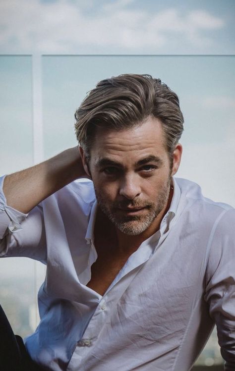 #chrispine - Twitter Search / Twitter Chris Pine Eyes, Steve Trevor, Zachary Quinto, Men Haircut Styles, Chris Pine, Chris Pratt, Hollywood Actor, Good Looking Men, Haircuts For Men