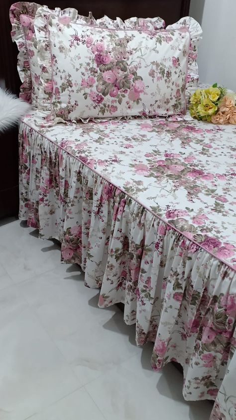 Frill Bedsheet, Bedsheets Ideas, Monarch Butterfly Migration, Animal Infographic, Simple Dress Casual, Designer Bed Sheets, Luxury Bed Sheets, Wall Painting Decor, Home Library Design