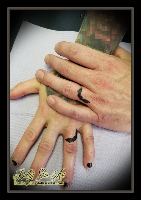 Halloween Wedding Ring Tattoo, Bat Tattoo On Finger, Finger Bat Tattoo, Bat Finger Tattoo, Matching Bat Tattoos, Halloween Finger Tattoos, Bat Tats, Wedding Tattoo Ideas, Body Doodles