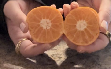 Hate Peeling Oranges? Now You Never Have To Peel An Orange Again Peel An Orange, Orange Peels, Cooking Hacks, Orange Peel, This Morning, Hair Hacks, Cooking Tips, You Nailed It, Life Hacks