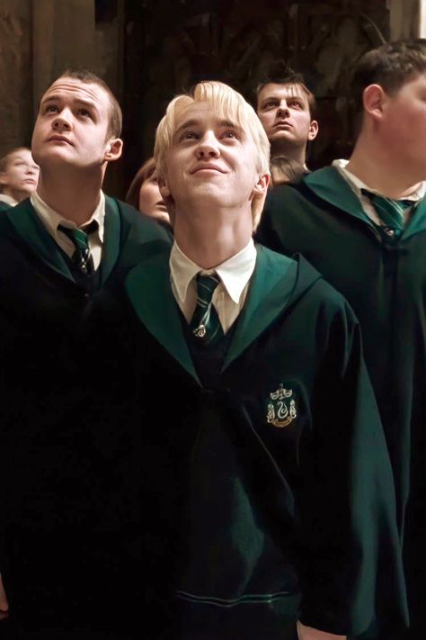 Drako Malfoy, Stile Harry Potter, Draco Malfoy Hot, Draco Malfoy Imagines, Harry Draco, Draco Malfoy Aesthetic, Lucius Malfoy, Tom Felton Draco Malfoy, Harry Potter Scene