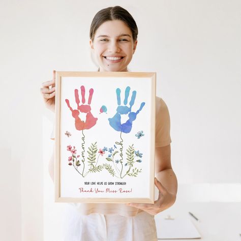 Personalized Teacher Appreciation Gift Handprint Art. Teacher thank you gift from students, end of year gift. Custom Gift from kids. by MotivArtStudio on Etsy Flower Handprint Art, Flower Handprint, Teacher Appreciation Gifts Printables, Teacher Appreciation Printables, Flower Colors, Inspiring Message, Handprint Craft, When You Are Happy, Thank You Teacher Gifts