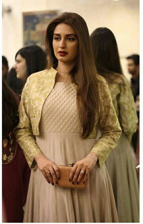 Iman ali Iman Ali, Ethnic Beauty, Long Frock Designs, Girls Clothes Patterns, Heavy Dresses, Nikkah Dress, Sunday Vibes, Celebrities Fashion, Pakistani Celebrities