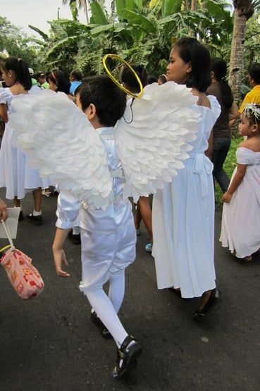 Angel Wings for Costume: 4 Steps Wings Costume Diy, Graduation Program, Easter Vigil, Diy Angel Wings, Diy Angels, Book Page Wreath, Singing Hallelujah, White Garters, Paper Feathers