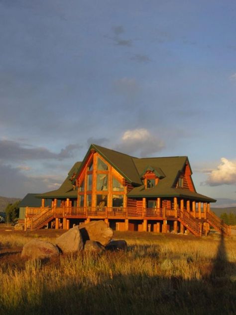 Log House Exterior, Western House Ideas, Log Cabin Homes Exterior, Rustic House Exterior, Country House Exterior, Log Cabin House, Log Homes Exterior, Log Cabin Exterior, Log Cabin Style