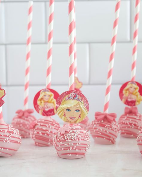 💕”Get your sparkle ✨ on. Show this world where you belong” -Barbie 💕 Strawberry cake pops 😋🍓 Pink on pink 😍 💖I used @colour.mill food coloring for the cake pops. Color: Raspberry #keverlyscakes #barbiecakepops #cakepops #barbieparty #barbiedesserts #barbiegirl Barbie Cake Pops Cakepops, Barbie Birthday Party Food, Barbie Cake Pops, Barbie Party Food, Barbie Cake Ideas, Strawberry Cake Pops, Pink Cake Pops, Pop Cakes, Barbie Birthday Party