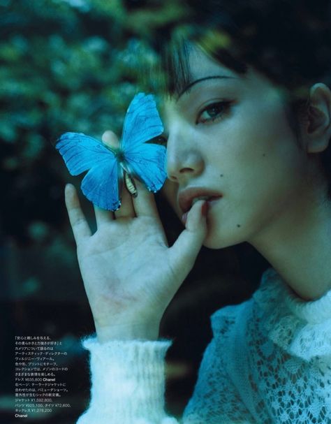 Interview Photoshoot, Leslie Zhang, Nana Komatsu Fashion, Asian Photography, Komatsu Nana, Nana Komatsu, Online Interview, Paint Brush Art, Fashion Photography Editorial