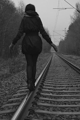 Road to nowhere Railroad Photoshoot, Shotting Photo, Creative Photography Techniques, Fall Photoshoot, Best Photo Poses, Poses For Photos, Dark Photography, Train Tracks, Aesthetic Images