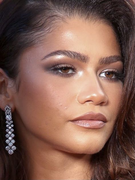 Zendaya Makeup Looks, Celeb Makeup Looks, Zendaya Face, Zendaya Pictures, Zendaya Eyebrows, Zendaya Photoshoot, Zendaya Makeup, Estilo Zendaya, Zendaya Hair