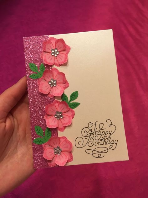 Birthday Card For Teacher Homemade, Women's Day Cards Design, Pink Birthday Cards Handmade, Womens Day Card Ideas, Women's Day Greeting Card, Teachers Day Card Design, Flower Cards Handmade, Paper Flower Arrangements, Teachers Day Card