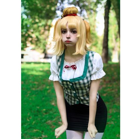 isabelle cosplay • Instagram Isabelle Acnh Cosplay, Isabelle Animal Crossing Cosplay, Isabelle And Doomguy, Isabelle Cosplay, Animal Crossing Cosplay, Isabelle Animal Crossing, Cosplay Instagram, Cosplay Ideas, Animal Crossing