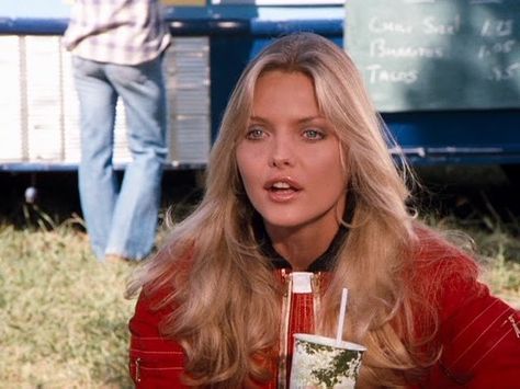 Rich Girl Lifestyle, Michelle Pfeiffer, Natural Blondes, Back Women, Pretty Face, Hair Inspo, Pretty People, Makeup Looks, Blonde