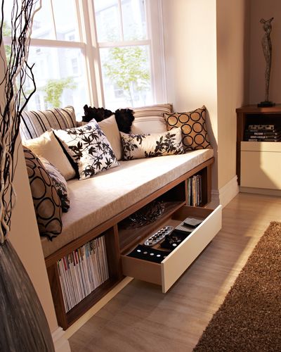 Fab spot for reading and keeping things tidy... (Custom-built storage solution by Neville Johnson,) Bay Window Seat, Window Seat Storage, Window Benches, Ideas Hogar, A Living Room, Window Seat, Front Room, Home Fashion, Bay Window