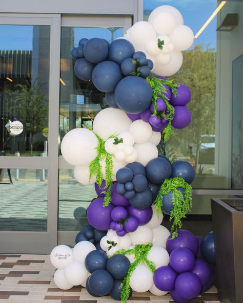 Freestanding Organic Balloon Garlands 🎈for corporate events. These decorations can be customized to reflect a company’s brand colors or theme. From elegant balloon arches at the entrance to sophisticated centerpieces on tables, balloons can be tailored to suit both formal and festive occasions. Balloon installations, such as ceiling clusters or wall backdrops, add depth and dimension to the venue, creating an inviting atmosphere that encourages networking and celebration. Whether it’s a produ... Organic Column Balloon, Freestanding Balloon Garland, Balloon Arch Entrance, Arch Entrance, Balloon Installation, Balloon Arches, Wall Backdrops, Balloon Arch, Balloon Garland