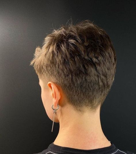 Pixie haircut ideas Women Clipper Haircut, French Crop Women Hair, Short Back And Sides Women, Crew Cut Women, Pixies Haircut, Haircut Ideas Trendy, Cute Pixie Haircuts, Best Fade Haircuts, Pixie Haircut Ideas