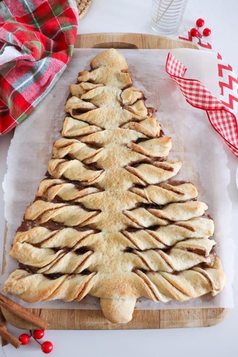 Cinnamon Pull Apart Christmas Tree Recipe Christmas Tree Shaped Pull Apart Bread, Christmas Twist Bread, Christmas Tree Cinnamon Bread, Christmas Tree Pull Apart Dessert, Cinnamon Twist Christmas Tree, Christmas Morning Breakfast Ideas Sweet, Cinnamon Bun Christmas Tree, Cinnamon Sugar Christmas Tree, Tree Cinnamon Rolls