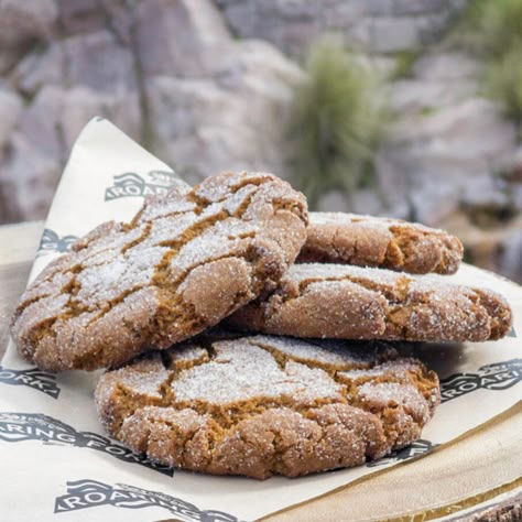 disney parks molasses crackle cookies Christmas Eve Recipes, Crackle Cookies, National Cookie Day, Christmas Dinner Ideas, Molasses Cookies, Oatmeal Raisin, Best Cookie Recipes, Brownie Cookies, Food Trends