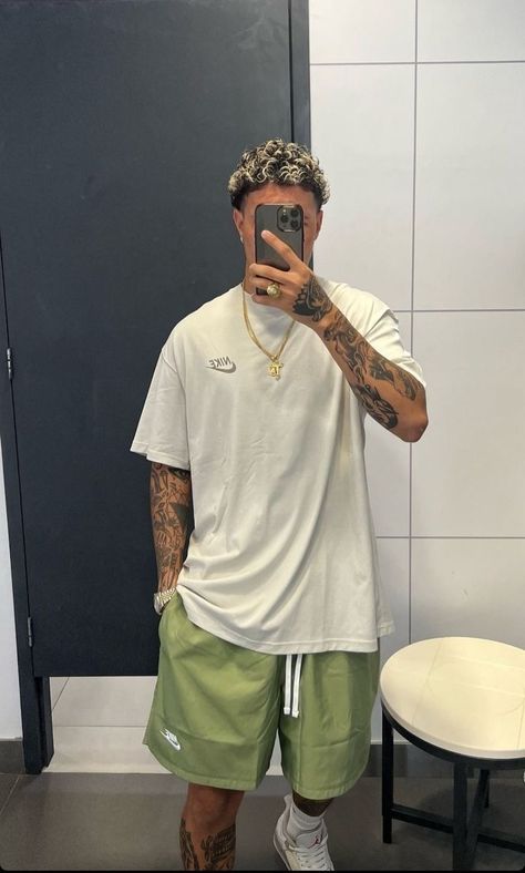 Outfits Men Casual, Hot Day Outfit, Party Outfit Men, Pool Party Outfits, Mens Shorts Outfits, Outfit Streetwear, Outfits Hombre, Street Style Outfits Men, Boys Summer Outfits