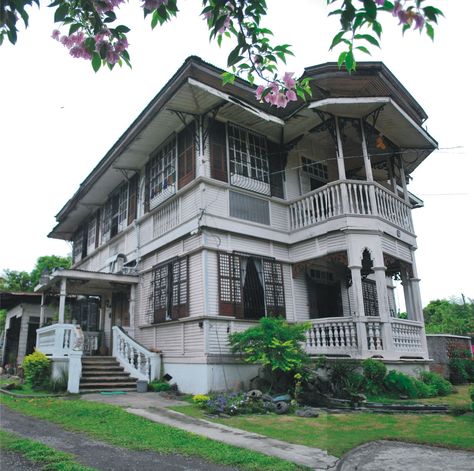 National Registry of Historic Sites and Structures in the Philippines: German Lacson Gaston Heritage House* Old Filipino Houses, Old House Background, Filipino Houses, House In The Philippines, Silay City, Ancestral House, Philippine Architecture, Filipino House, Filipino Architecture