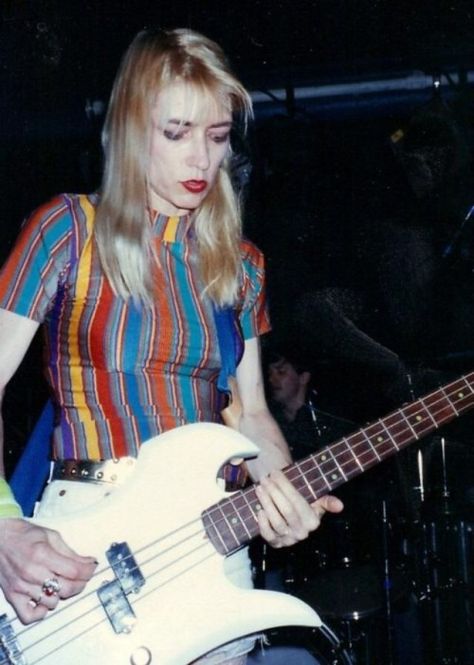 Kim Gordon, Women Of Rock, Guitar Girl, Sonic Youth, Female Guitarist, Riot Grrrl, Female Musicians, Women In Music, Music Photo