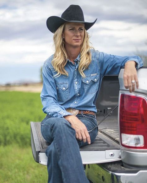 Be sure to tune in tonight at 8PM ET on the @cowboychannel for an all new episode of @ranchher with Mindy and Janie Johnson. Tonight's episode will also feature 4x World Champion Barrel Racer Sherry Cervi as part of our COWGIRL Empowered series. Photo by: Ken Amorosano . . . . #iamcowgirl #cowgirl #cowgirlmagazine #cowgirls #cowgirlfashion #cowgirlstyle #westernstyle #westernlifestyle #ranchher #cowboychannel #barrelracing #barrelracer #sherrycervi #horse #horses Amberly Snyder, Horse Girl Outfits, Country Poses, Horse Crazy Girl, Western Girls, Rodeo Girls, Rodeo Cowboys, Western Dresses For Women, Cowgirl Magazine