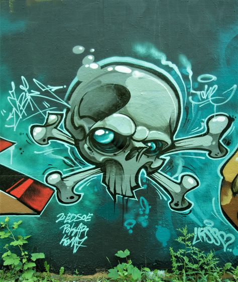 Skull Graffiti, Stencil Street Art, Graff Art, Graffiti Illustration, Graffiti Doodles, Skull Art Drawing, Graffiti Artwork, Skulls Drawing, Dark Art Tattoo